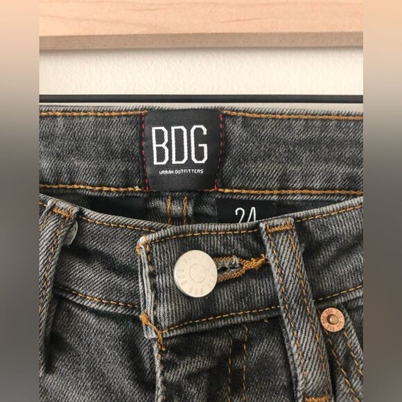 BDG Girl Friend High Rise Skinny Jean in Washed Black - Size 24 - Picture 6 of 9